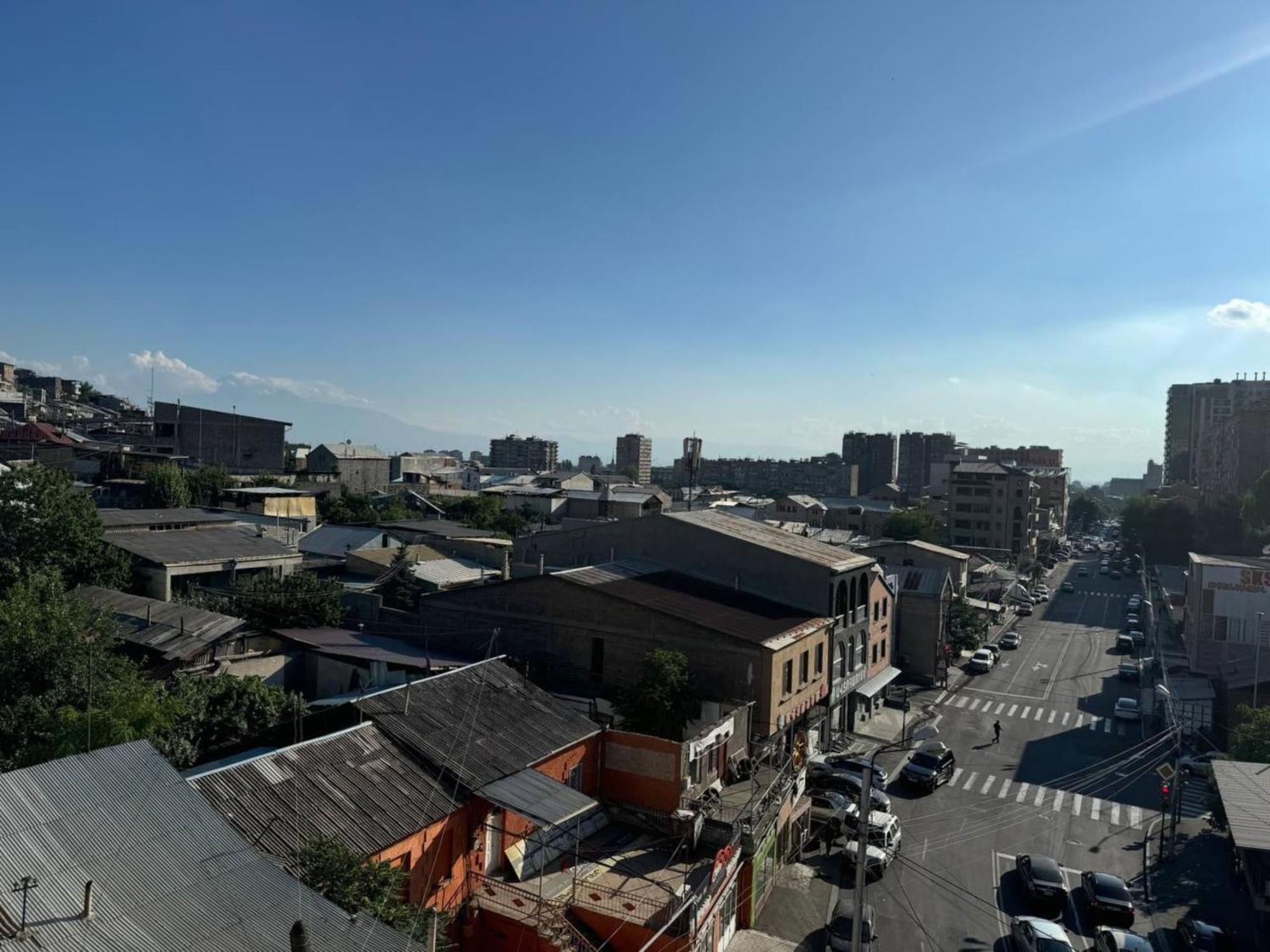 Hotel Menua Yerevan Exterior photo